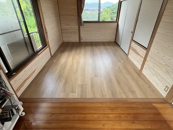 「鳥栖市O様邸」和室をリフォーム！タタミをフローリングへ壁をペンション風の板張りへ！の画像